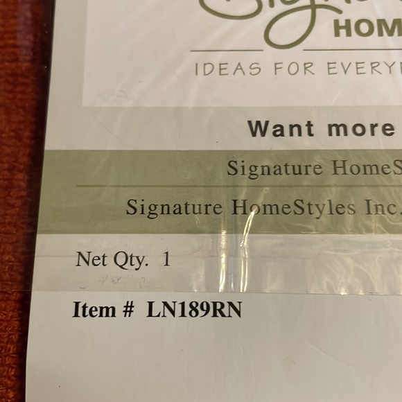 New Signature Homestyles Trunner - Picture 3 of 6